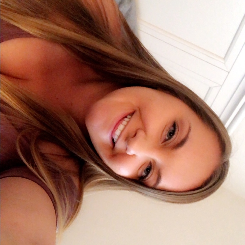 Meet your Posher, Hayley